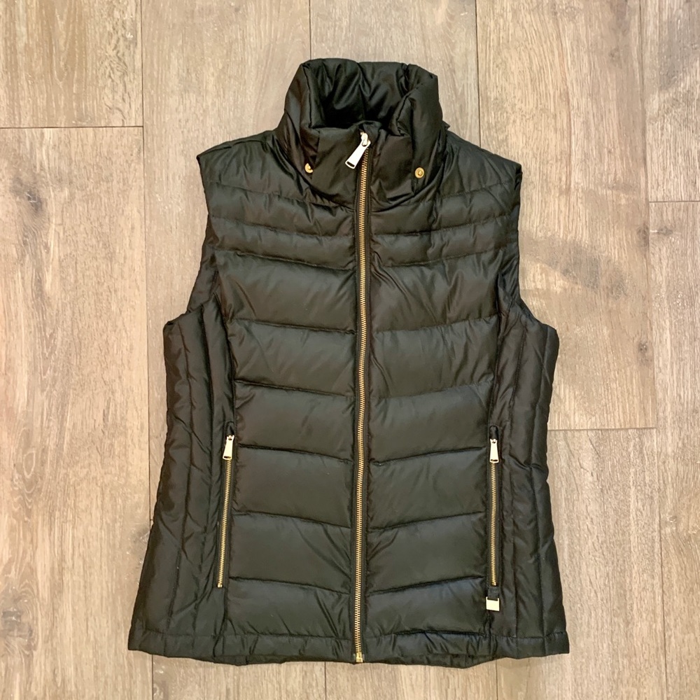 Michael Kors puffer vest with gold hardware Small